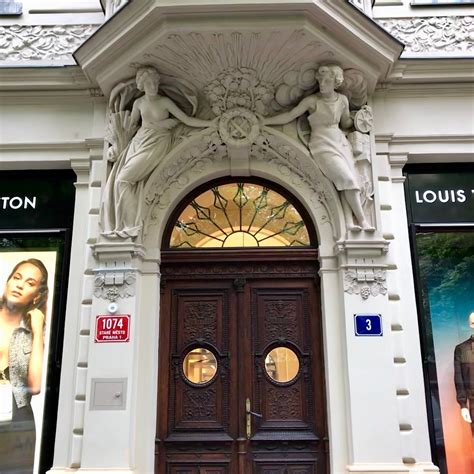 louis vuitton prague.